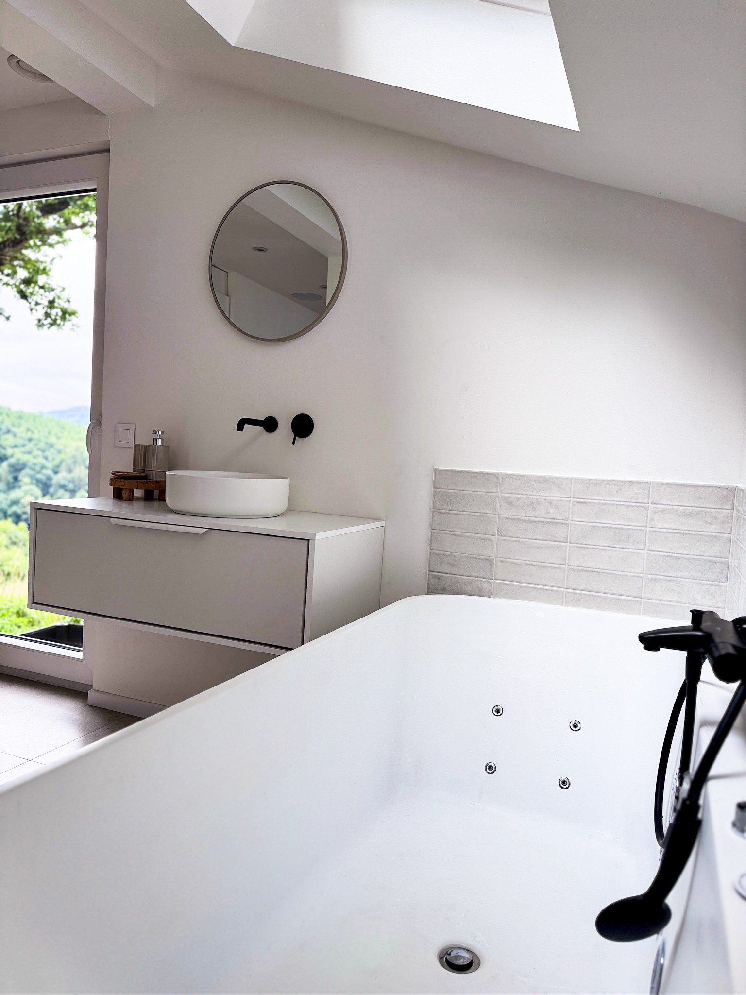 Whirlpool-Badewanne mit Aussicht