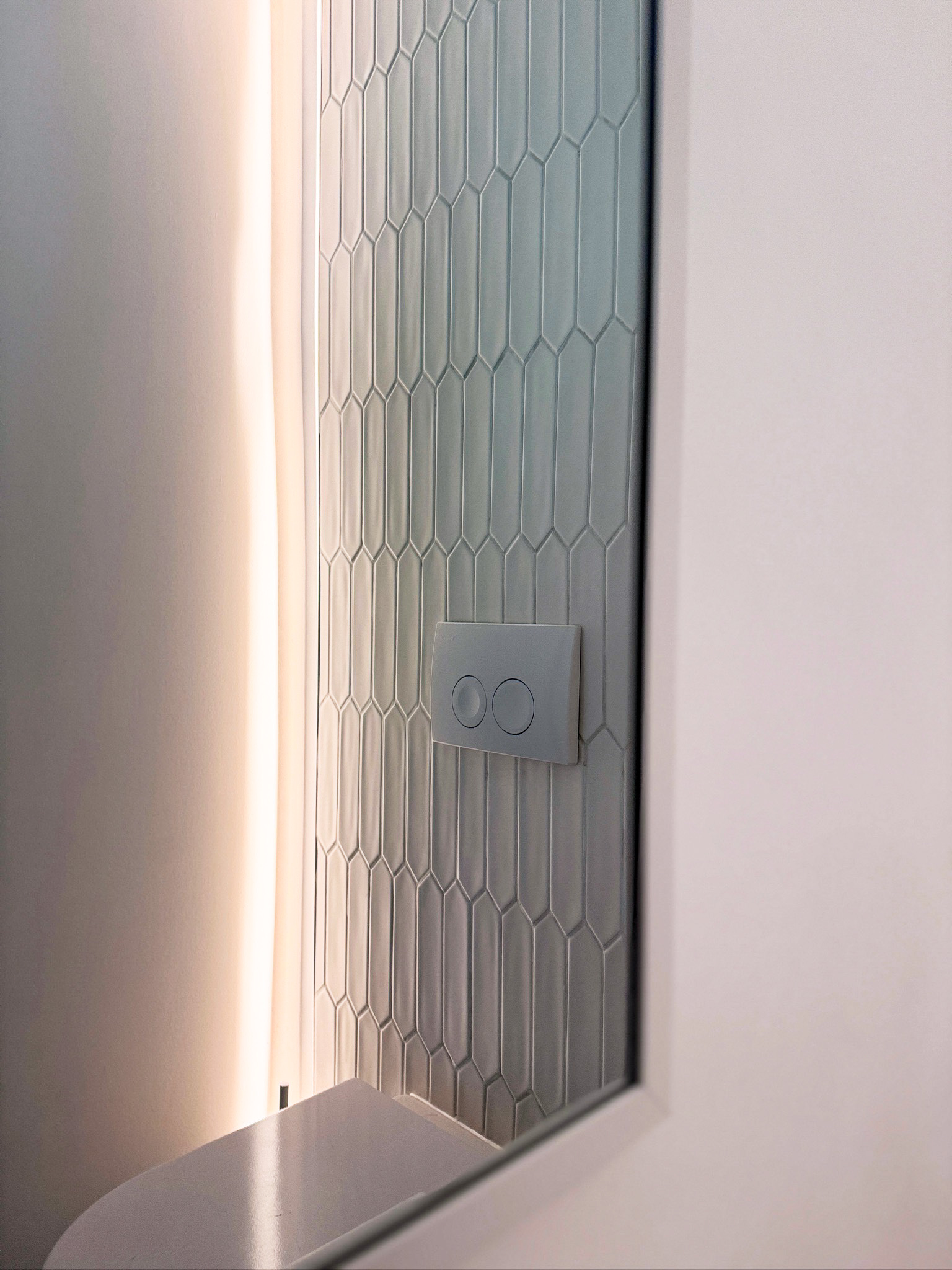 Detailansicht der Badezimmerfliesen